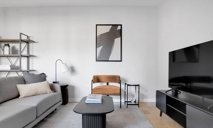 Evanston Apartamento | Bright Evanston 2BR, 1 mile from Northwestern campus, by Blueground