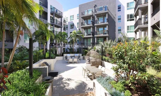 Lyon Street Apartamento | Bright Home 10 Min to Disneyland Pool GYM