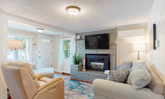 Wareham Casa | Bright home steps from private beach with kayaks, dock & Onset Bay view