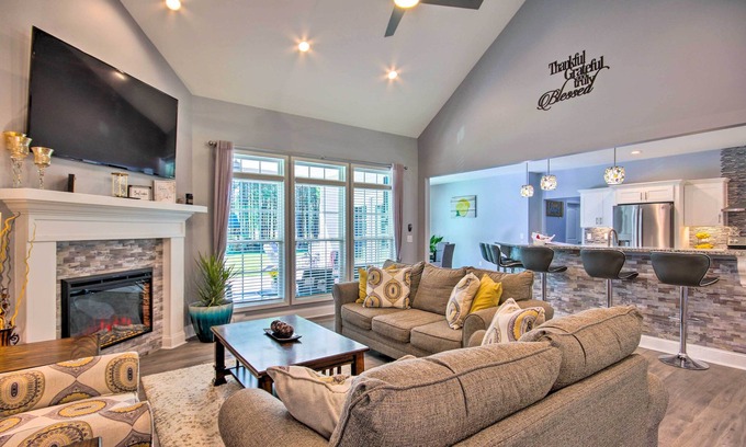 Hopkins Casa | Bright Hopkins Home w/ Game Room & Fire Pit!
