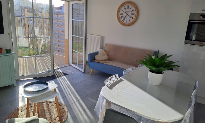 Sainte-Cecile-Plage Casa | Nice house - Sainte Cécile beach 2 min away