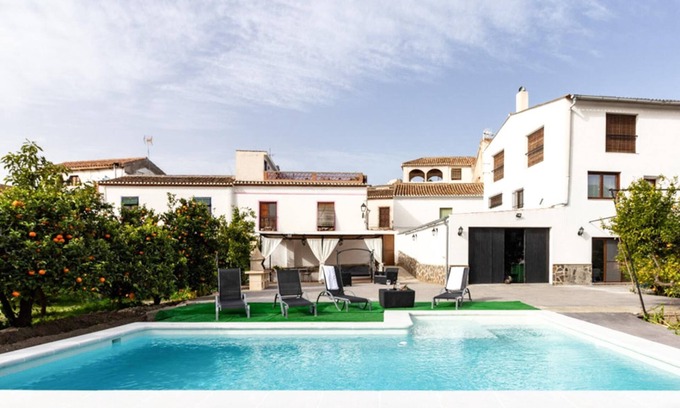 Chite Villa | Luminosa casa con terraza y jardín de naranjos