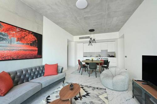 Bomonti Casa | Bright Lovely Modern 2bd25 Condo Poolgym! #220