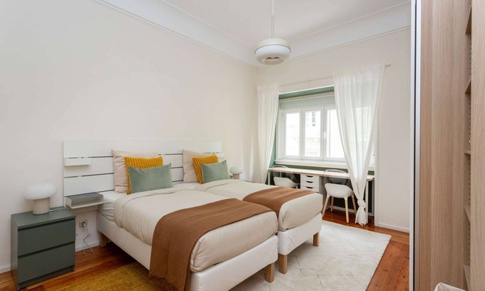 Alto do Pina Apartamento | Bright Lovely Room | Shared Apartment