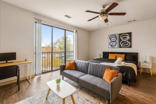 Five Points South Apartamento | Bright Mid-Rise Studio King Comfort 2y5
