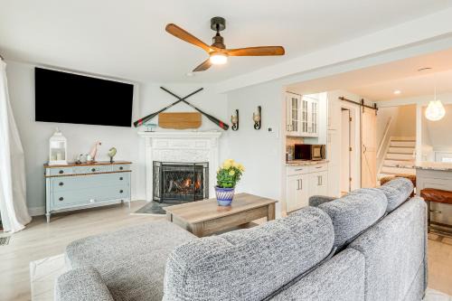 Milford Casa | Bright Milford Beach House with Outdoor Shower