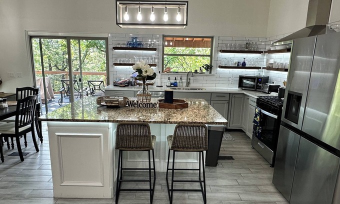 Park Hill Casa | Bright, modern, and comfortable home on Lake Tenkiller