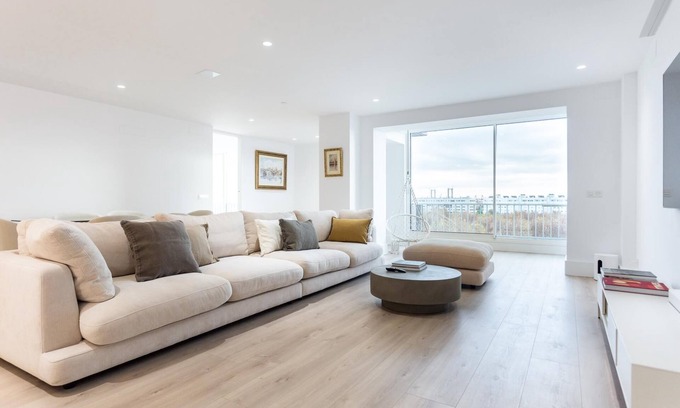 Los Remedios Apartamento | Luminoso, moderno y glamuroso 3 dormitorios con parking