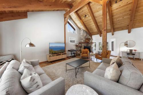 Carnelian Bay Casa | Bright & Modern Cabin Luxury Home in Carnelian Bay
