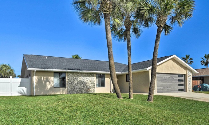 Ormond Beach Casa | Bright Ormond Beach Home ~ 14 Mi to Daytona!