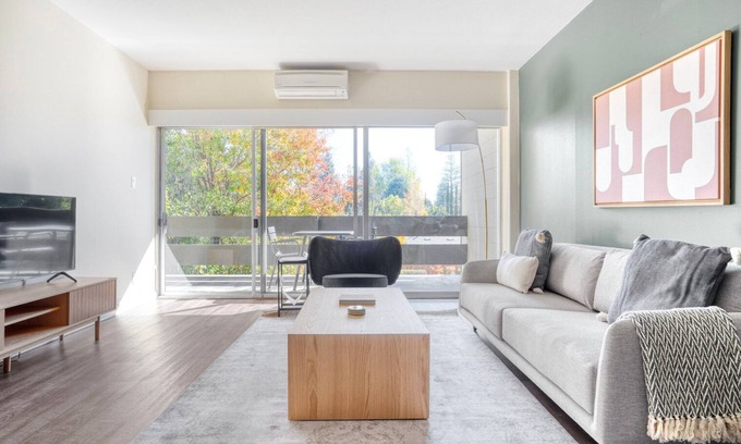 Palo Alto Apartamento | Bright Palo Alto 1BR w/ Gym, Pool & BBQ, nr tech HQs, by Blueground