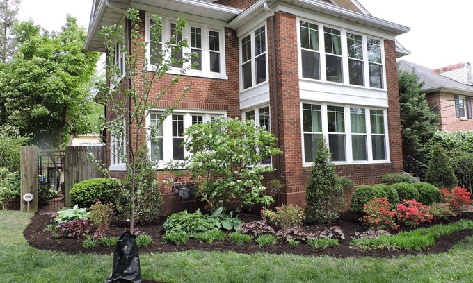 Bonnycastle Condominio | Bright, Parkside condo with pool