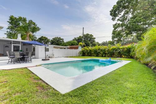 Pinellas Park Casa | Bright Pinellas Park Getaway with Private Pool!