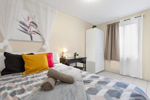 Chippendale Casa | Bright Private Room - Nearby CBD UTS USYD - Seconds to Famous Eateries - Shared Bathroom