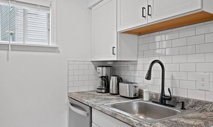 Pittsburgh Apartamento | Bright & Quiet 1Bdr Apt in Millvale/Lawrenceville