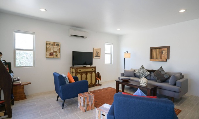 Southside Casa | Bright renovated escape near downtown with free WiFi, AC, large backyard & patio