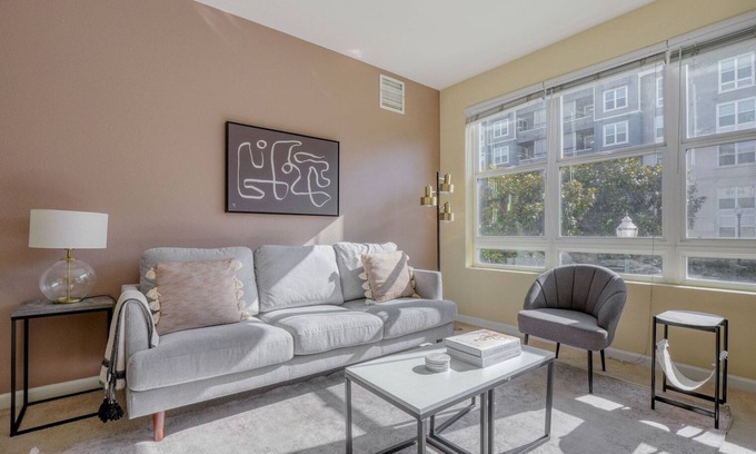 San Bruno Apartamento | Bright San Bruno 2BR w/ Pool, Spa & Gym, nr Groceries, by Blueground