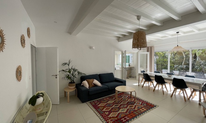 La Cotiniere Casa | Bright single storey villa, wooded, facing the beach and close to la Cotinière.