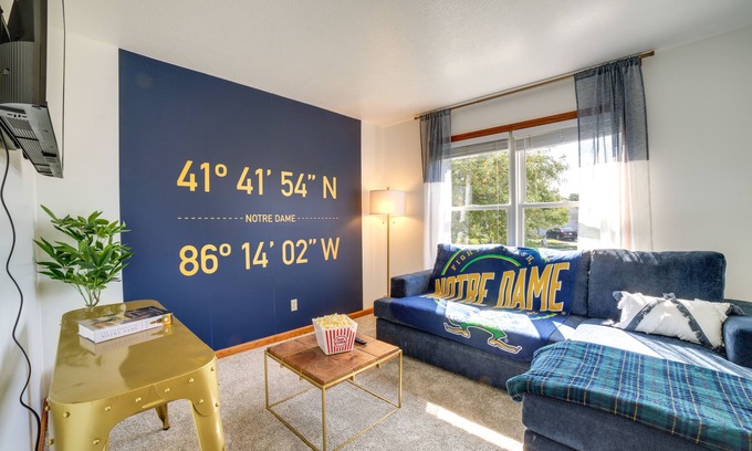South Bend Casa | Bright South Bend Home ~ 4 Mi to Notre Dame!