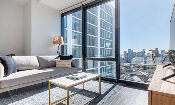 South Loop Apartamento | Bright South Loop Studio w/ Pool, Gym, walk to Grant Park, by Blueground (ID #CHI347)