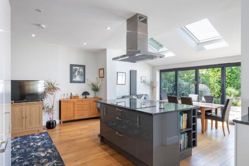 Hove Casa | Bright & Spacious 3bedroom Home