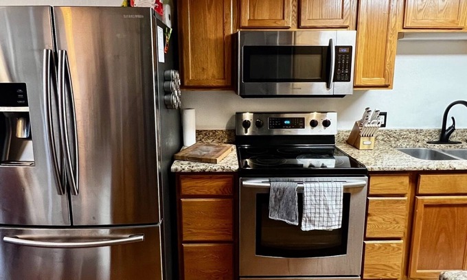 Foothills Condominio | Bright, spacious 3bed/2bath near Green Mountain, great for families or WFH