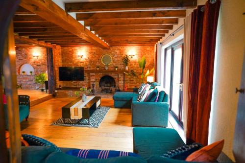 Cambridge Casa | Bright & Spacious 5-Bedroom Stay near Cambridge