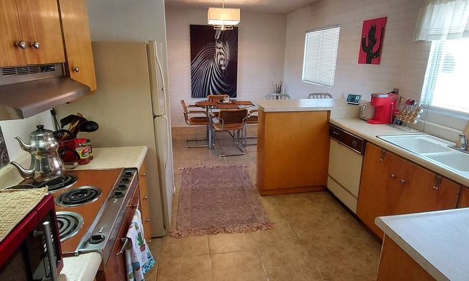 Tucson Condominio | Bright, Spacious Eastside Condo