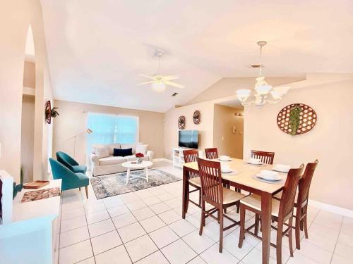 Tallahassee Casa | Bright & Spacious Getaway in Lovely NE Tallahassee