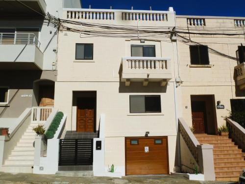 Tal-Ibrag Casa | Bright & Spacious Private Room, Bathroom & Terrace in Swieqi, Prime Location!