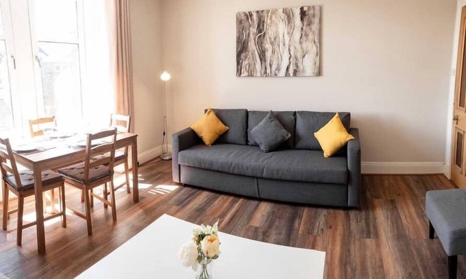 Glenisla Apartamento | ☆Bright, Spacious West-End Flat, Near University☆