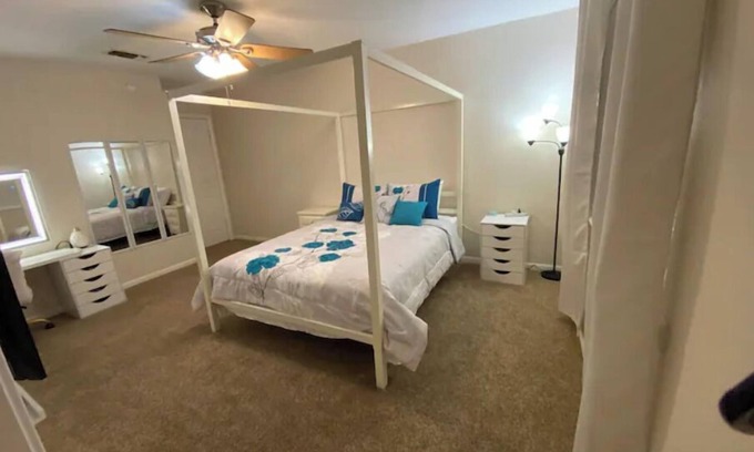 Bryan Casa | Bright & Spacious with a Huge Private Back Yard