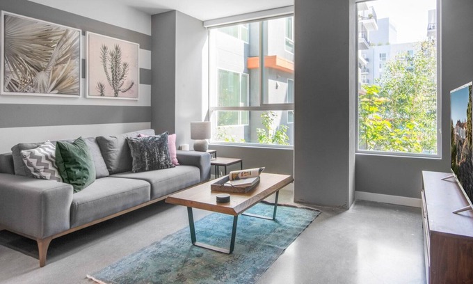 City West Apartamento | Bright Studio Downtown, Gym, near Wilshire, by Blueground