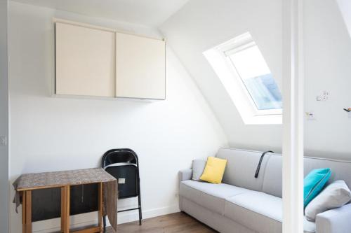 Quartier de la Plaine-de-Monceaux Apartamento | Bright studio with beautiful view in Paris
