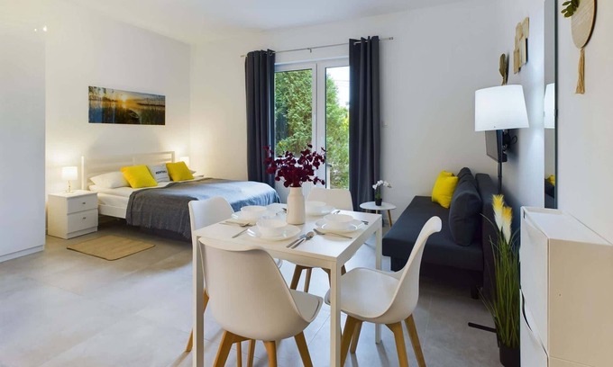 Wlochy Apartamento | Bright Studios | Garden | Near Airport | Warsaw