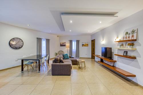 Kalkara Apartamento | Bright,stylish 2bedroom apartment in village centre