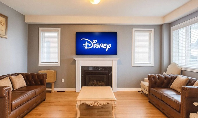 Thorold Casa | Bright & Stylish Family Home | Near Niagara Falls