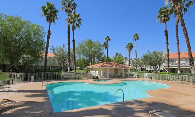Palm Desert Condominio | Bright & Sunny Palm Desert Gem