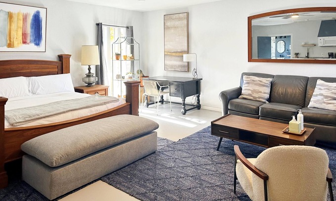Central Oklahoma City Apartamento | Bright Trendy Studio 9min to Asia District