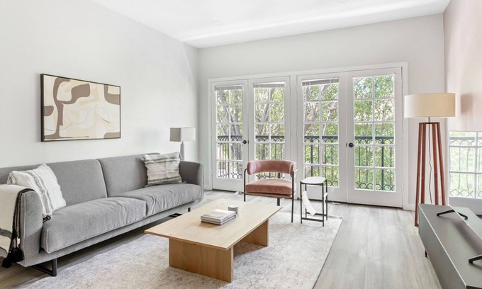 Westwood Apartamento | Bright Westwood 2BR nr Westwood Village, by Blueground
