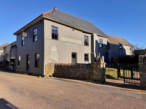 Malborough Cama Y Desayuno | Brightham House - Exclusively for Adults