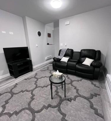 Saskatoon Apartamento | Brighton Stunning Suit