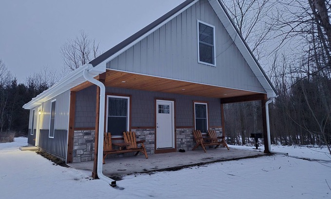 Rensselaer Cabina | Brightstone Lake Cabin 5
