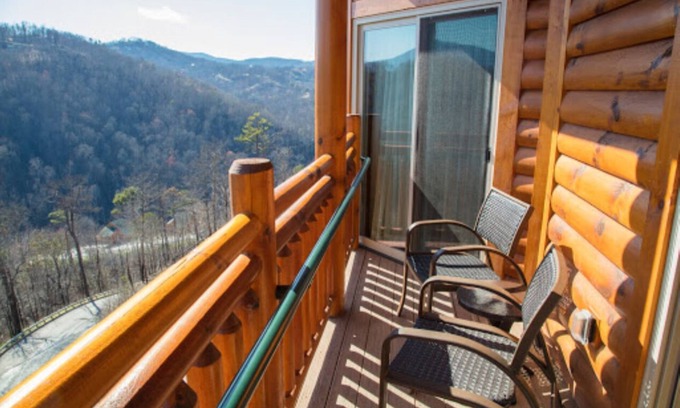 Gatlinburg Complejo | Bring the whole family and Spend Christmas in the Smoky Mountains.