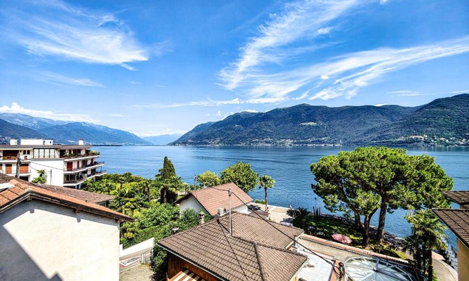 Brissago Apartamento | Brissaghino al Lago 5*