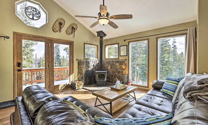 Valley of the Sun Cabina | 'Bristle Cone' Fairplay Cabin w/ Hot Tub