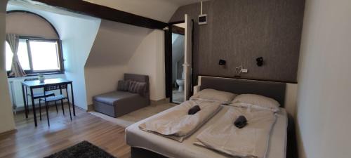 Baja Casa | Bristol Apartments