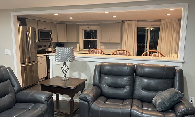 Bristol Casa | Bristol Getaway in Quiet Family Neighborhood