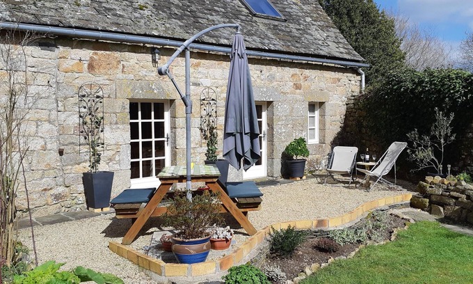 Lescouet-Gouarec Cabaña | Casa rural de vacaciones en Bretaña con bañera de hidromasaje y sauna