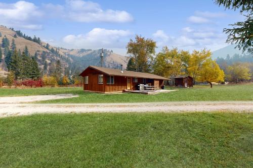Sula Casa | Broad Axe - Cabin #1 - Main Residence